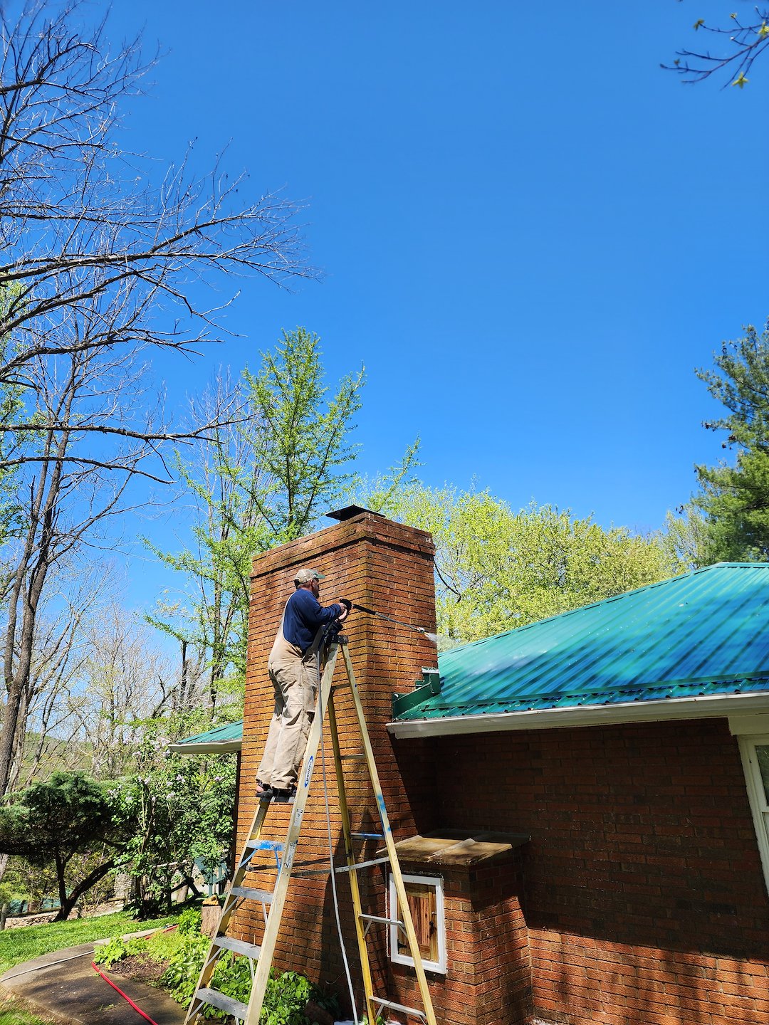 Top Quality Roof Cleaning in Hillsboro Ohio